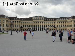 [P01] Palatul Schonbrunn, încă nu e foarte aglomerat » foto by RoxanaGRS
 - 
<span class="allrVoted glyphicon glyphicon-heart hidden" id="av901148"></span>
<a class="m-l-10 hidden" id="sv901148" onclick="voting_Foto_DelVot(,901148,4023)" role="button">șterge vot <span class="glyphicon glyphicon-remove"></span></a>
<a id="v9901148" class=" c-red"  onclick="voting_Foto_SetVot(901148)" role="button"><span class="glyphicon glyphicon-heart-empty"></span> <b>LIKE</b> = Votează poza</a> <img class="hidden"  id="f901148W9" src="/imagini/loader.gif" border="0" /><span class="AjErrMes hidden" id="e901148ErM"></span>