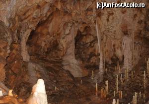 [P03] Stalagmite de diverse forme » foto by mugur007 <span class="label label-default labelC_thin small">NEVOTABILĂ</span>