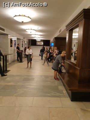 [P03] prin foaierul teatrului » foto by robert
 - 
<span class="allrVoted glyphicon glyphicon-heart hidden" id="av1089929"></span>
<a class="m-l-10 hidden" id="sv1089929" onclick="voting_Foto_DelVot(,1089929,4056)" role="button">șterge vot <span class="glyphicon glyphicon-remove"></span></a>
<a id="v91089929" class=" c-red"  onclick="voting_Foto_SetVot(1089929)" role="button"><span class="glyphicon glyphicon-heart-empty"></span> <b>LIKE</b> = Votează poza</a> <img class="hidden"  id="f1089929W9" src="/imagini/loader.gif" border="0" /><span class="AjErrMes hidden" id="e1089929ErM"></span>