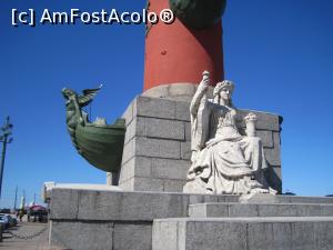 [P18] Zeitatile feminine de pe columna Rostral. Conturarea sanilor acoperiti sau nu este un laitmotiv al tuturor sculpturilor feminine exterioare.  » foto by senateo
 - 
<span class="allrVoted glyphicon glyphicon-heart hidden" id="av866858"></span>
<a class="m-l-10 hidden" id="sv866858" onclick="voting_Foto_DelVot(,866858,4057)" role="button">șterge vot <span class="glyphicon glyphicon-remove"></span></a>
<a id="v9866858" class=" c-red"  onclick="voting_Foto_SetVot(866858)" role="button"><span class="glyphicon glyphicon-heart-empty"></span> <b>LIKE</b> = Votează poza</a> <img class="hidden"  id="f866858W9" src="/imagini/loader.gif" border="0" /><span class="AjErrMes hidden" id="e866858ErM"></span>