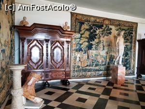 [P23] Interiorul din Camera Mare si 'piciorul colosului' » foto by DOINITA
 - 
<span class="allrVoted glyphicon glyphicon-heart hidden" id="av985111"></span>
<a class="m-l-10 hidden" id="sv985111" onclick="voting_Foto_DelVot(,985111,4057)" role="button">șterge vot <span class="glyphicon glyphicon-remove"></span></a>
<a id="v9985111" class=" c-red"  onclick="voting_Foto_SetVot(985111)" role="button"><span class="glyphicon glyphicon-heart-empty"></span> <b>LIKE</b> = Votează poza</a> <img class="hidden"  id="f985111W9" src="/imagini/loader.gif" border="0" /><span class="AjErrMes hidden" id="e985111ErM"></span>