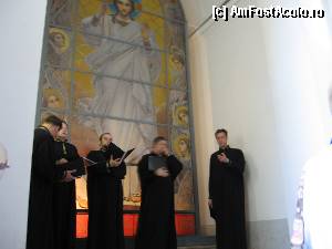 [P14] Tineri teologi se roagă la căpătâiul mormintelor » foto by Michi
 - 
<span class="allrVoted glyphicon glyphicon-heart hidden" id="av407296"></span>
<a class="m-l-10 hidden" id="sv407296" onclick="voting_Foto_DelVot(,407296,4057)" role="button">șterge vot <span class="glyphicon glyphicon-remove"></span></a>
<a id="v9407296" class=" c-red"  onclick="voting_Foto_SetVot(407296)" role="button"><span class="glyphicon glyphicon-heart-empty"></span> <b>LIKE</b> = Votează poza</a> <img class="hidden"  id="f407296W9" src="/imagini/loader.gif" border="0" /><span class="AjErrMes hidden" id="e407296ErM"></span>