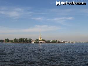 [P17] Fortăreaţa Petru şi Pavel cu săgeata de aur văzute de pe insula Vasilievski » foto by Michi
 - 
<span class="allrVoted glyphicon glyphicon-heart hidden" id="av407299"></span>
<a class="m-l-10 hidden" id="sv407299" onclick="voting_Foto_DelVot(,407299,4057)" role="button">șterge vot <span class="glyphicon glyphicon-remove"></span></a>
<a id="v9407299" class=" c-red"  onclick="voting_Foto_SetVot(407299)" role="button"><span class="glyphicon glyphicon-heart-empty"></span> <b>LIKE</b> = Votează poza</a> <img class="hidden"  id="f407299W9" src="/imagini/loader.gif" border="0" /><span class="AjErrMes hidden" id="e407299ErM"></span>