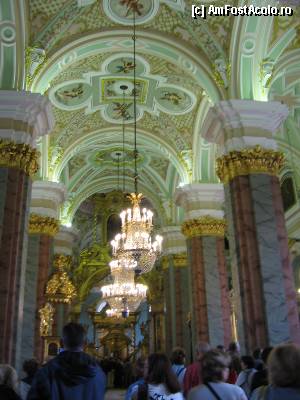 [P05] Catedrala Sf. Petru şi Pavel, nava centrală » foto by Michi
 - 
<span class="allrVoted glyphicon glyphicon-heart hidden" id="av407287"></span>
<a class="m-l-10 hidden" id="sv407287" onclick="voting_Foto_DelVot(,407287,4057)" role="button">șterge vot <span class="glyphicon glyphicon-remove"></span></a>
<a id="v9407287" class=" c-red"  onclick="voting_Foto_SetVot(407287)" role="button"><span class="glyphicon glyphicon-heart-empty"></span> <b>LIKE</b> = Votează poza</a> <img class="hidden"  id="f407287W9" src="/imagini/loader.gif" border="0" /><span class="AjErrMes hidden" id="e407287ErM"></span>