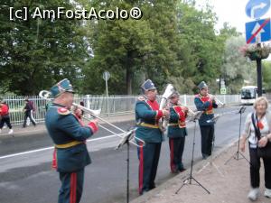 [P23] Muzica fanfarelor ne-a insotit atat pe aleea spre palat cat si in curtea interioara » foto by geani anto
 - 
<span class="allrVoted glyphicon glyphicon-heart hidden" id="av1118084"></span>
<a class="m-l-10 hidden" id="sv1118084" onclick="voting_Foto_DelVot(,1118084,4057)" role="button">șterge vot <span class="glyphicon glyphicon-remove"></span></a>
<a id="v91118084" class=" c-red"  onclick="voting_Foto_SetVot(1118084)" role="button"><span class="glyphicon glyphicon-heart-empty"></span> <b>LIKE</b> = Votează poza</a> <img class="hidden"  id="f1118084W9" src="/imagini/loader.gif" border="0" /><span class="AjErrMes hidden" id="e1118084ErM"></span>