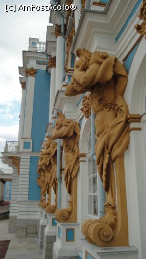 [P29] Fatadele in culoarea cerului decorate cu pilastri albi si atlanti aurii.  » foto by geani anto
 - 
<span class="allrVoted glyphicon glyphicon-heart hidden" id="av1118090"></span>
<a class="m-l-10 hidden" id="sv1118090" onclick="voting_Foto_DelVot(,1118090,4057)" role="button">șterge vot <span class="glyphicon glyphicon-remove"></span></a>
<a id="v91118090" class=" c-red"  onclick="voting_Foto_SetVot(1118090)" role="button"><span class="glyphicon glyphicon-heart-empty"></span> <b>LIKE</b> = Votează poza</a> <img class="hidden"  id="f1118090W9" src="/imagini/loader.gif" border="0" /><span class="AjErrMes hidden" id="e1118090ErM"></span>