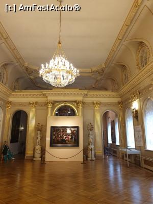 [P19] Sala mare, camera in care printul a organizat receptii si banchete.  » foto by geani anto
 - 
<span class="allrVoted glyphicon glyphicon-heart hidden" id="av1130739"></span>
<a class="m-l-10 hidden" id="sv1130739" onclick="voting_Foto_DelVot(,1130739,4057)" role="button">șterge vot <span class="glyphicon glyphicon-remove"></span></a>
<a id="v91130739" class=" c-red"  onclick="voting_Foto_SetVot(1130739)" role="button"><span class="glyphicon glyphicon-heart-empty"></span> <b>LIKE</b> = Votează poza</a> <img class="hidden"  id="f1130739W9" src="/imagini/loader.gif" border="0" /><span class="AjErrMes hidden" id="e1130739ErM"></span>