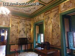 [P23] Dormitorul Dariei Menshikov are peretii tapetati cu matase chinezeasca pictata cu subiecte din literatura clasica chineza.  » foto by geani anto
 - 
<span class="allrVoted glyphicon glyphicon-heart hidden" id="av1130745"></span>
<a class="m-l-10 hidden" id="sv1130745" onclick="voting_Foto_DelVot(,1130745,4057)" role="button">șterge vot <span class="glyphicon glyphicon-remove"></span></a>
<a id="v91130745" class=" c-red"  onclick="voting_Foto_SetVot(1130745)" role="button"><span class="glyphicon glyphicon-heart-empty"></span> <b>LIKE</b> = Votează poza</a> <img class="hidden"  id="f1130745W9" src="/imagini/loader.gif" border="0" /><span class="AjErrMes hidden" id="e1130745ErM"></span>