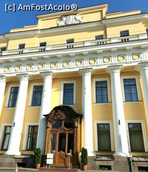 [P01] Intrarea de pe 94 Moika River Embankment.  » foto by geani anto
 - 
<span class="allrVoted glyphicon glyphicon-heart hidden" id="av1149543"></span>
<a class="m-l-10 hidden" id="sv1149543" onclick="voting_Foto_DelVot(,1149543,4057)" role="button">șterge vot <span class="glyphicon glyphicon-remove"></span></a>
<a id="v91149543" class=" c-red"  onclick="voting_Foto_SetVot(1149543)" role="button"><span class="glyphicon glyphicon-heart-empty"></span> <b>LIKE</b> = Votează poza</a> <img class="hidden"  id="f1149543W9" src="/imagini/loader.gif" border="0" /><span class="AjErrMes hidden" id="e1149543ErM"></span>