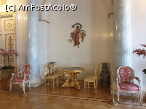 [P05] Rotonda mare este un exemplu perfect de interior realizat in stilul clasicism tarziu. In timpul reconstructiei ulterioare, aspectul sau s-a pastrat neschimbat. Sala, construita pe o baza in forma de cerc, are peretii captusiti cu marmura artificiala si decorati cu figuri ale harurilor.  » foto by geani anto
 - 
<span class="allrVoted glyphicon glyphicon-heart hidden" id="av1149547"></span>
<a class="m-l-10 hidden" id="sv1149547" onclick="voting_Foto_DelVot(,1149547,4057)" role="button">șterge vot <span class="glyphicon glyphicon-remove"></span></a>
<a id="v91149547" class=" c-red"  onclick="voting_Foto_SetVot(1149547)" role="button"><span class="glyphicon glyphicon-heart-empty"></span> <b>LIKE</b> = Votează poza</a> <img class="hidden"  id="f1149547W9" src="/imagini/loader.gif" border="0" /><span class="AjErrMes hidden" id="e1149547ErM"></span>