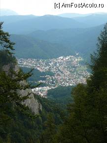 [P34] Singurul loc ce ne ofera o panorama cu Busteniul. Vom ajunge exact la hotelul cu acoperis verde » foto by Claudiu U.
 - 
<span class="allrVoted glyphicon glyphicon-heart hidden" id="av244499"></span>
<a class="m-l-10 hidden" id="sv244499" onclick="voting_Foto_DelVot(,244499,4076)" role="button">șterge vot <span class="glyphicon glyphicon-remove"></span></a>
<a id="v9244499" class=" c-red"  onclick="voting_Foto_SetVot(244499)" role="button"><span class="glyphicon glyphicon-heart-empty"></span> <b>LIKE</b> = Votează poza</a> <img class="hidden"  id="f244499W9" src="/imagini/loader.gif" border="0" /><span class="AjErrMes hidden" id="e244499ErM"></span>
