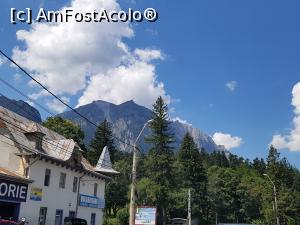 [P51] Crucea Eroilor Neamului de pe Caraiman; monumentul este fotografiat aici din Poiana Țapului. Am fost și noi acolo sus și ne-a plăcut! » foto by Floryn81
 - 
<span class="allrVoted glyphicon glyphicon-heart hidden" id="av1027396"></span>
<a class="m-l-10 hidden" id="sv1027396" onclick="voting_Foto_DelVot(,1027396,4076)" role="button">șterge vot <span class="glyphicon glyphicon-remove"></span></a>
<a id="v91027396" class=" c-red"  onclick="voting_Foto_SetVot(1027396)" role="button"><span class="glyphicon glyphicon-heart-empty"></span> <b>LIKE</b> = Votează poza</a> <img class="hidden"  id="f1027396W9" src="/imagini/loader.gif" border="0" /><span class="AjErrMes hidden" id="e1027396ErM"></span>