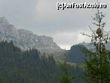 [P30] saua Strunga si o parte din Muntele Grohotisului in stanga » foto by florentin_dobre
 - 
<span class="allrVoted glyphicon glyphicon-heart hidden" id="av462558"></span>
<a class="m-l-10 hidden" id="sv462558" onclick="voting_Foto_DelVot(,462558,4076)" role="button">șterge vot <span class="glyphicon glyphicon-remove"></span></a>
<a id="v9462558" class=" c-red"  onclick="voting_Foto_SetVot(462558)" role="button"><span class="glyphicon glyphicon-heart-empty"></span> <b>LIKE</b> = Votează poza</a> <img class="hidden"  id="f462558W9" src="/imagini/loader.gif" border="0" /><span class="AjErrMes hidden" id="e462558ErM"></span>