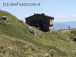 [P14] Cabana Caraiman sta de veghe pe marginea abruptului Jepilor Mici » foto by Dan&Ema
 - 
<span class="allrVoted glyphicon glyphicon-heart hidden" id="av999411"></span>
<a class="m-l-10 hidden" id="sv999411" onclick="voting_Foto_DelVot(,999411,4076)" role="button">șterge vot <span class="glyphicon glyphicon-remove"></span></a>
<a id="v9999411" class=" c-red"  onclick="voting_Foto_SetVot(999411)" role="button"><span class="glyphicon glyphicon-heart-empty"></span> <b>LIKE</b> = Votează poza</a> <img class="hidden"  id="f999411W9" src="/imagini/loader.gif" border="0" /><span class="AjErrMes hidden" id="e999411ErM"></span>