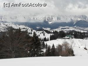 [P15] Spre Poiana Guțanu.  In vale se vede Resortul Amfiteatrul Transilvania » foto by Mika
 - 
<span class="allrVoted glyphicon glyphicon-heart hidden" id="av1217168"></span>
<a class="m-l-10 hidden" id="sv1217168" onclick="voting_Foto_DelVot(,1217168,4076)" role="button">șterge vot <span class="glyphicon glyphicon-remove"></span></a>
<a id="v91217168" class=" c-red"  onclick="voting_Foto_SetVot(1217168)" role="button"><span class="glyphicon glyphicon-heart-empty"></span> <b>LIKE</b> = Votează poza</a> <img class="hidden"  id="f1217168W9" src="/imagini/loader.gif" border="0" /><span class="AjErrMes hidden" id="e1217168ErM"></span>
