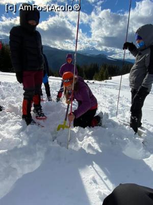 [P36] Ilinca ne arată cum este cu DVA-ul și cu sonda de avalanșă » foto by Mika
 - 
<span class="allrVoted glyphicon glyphicon-heart hidden" id="av1217189"></span>
<a class="m-l-10 hidden" id="sv1217189" onclick="voting_Foto_DelVot(,1217189,4076)" role="button">șterge vot <span class="glyphicon glyphicon-remove"></span></a>
<a id="v91217189" class=" c-red"  onclick="voting_Foto_SetVot(1217189)" role="button"><span class="glyphicon glyphicon-heart-empty"></span> <b>LIKE</b> = Votează poza</a> <img class="hidden"  id="f1217189W9" src="/imagini/loader.gif" border="0" /><span class="AjErrMes hidden" id="e1217189ErM"></span>