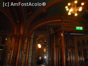 [P12] Caru' cu Bere - Ușa de la intrare și peretele dinspre stradă.  » foto by iulianic
 - 
<span class="allrVoted glyphicon glyphicon-heart hidden" id="av807225"></span>
<a class="m-l-10 hidden" id="sv807225" onclick="voting_Foto_DelVot(,807225,4083)" role="button">șterge vot <span class="glyphicon glyphicon-remove"></span></a>
<a id="v9807225" class=" c-red"  onclick="voting_Foto_SetVot(807225)" role="button"><span class="glyphicon glyphicon-heart-empty"></span> <b>LIKE</b> = Votează poza</a> <img class="hidden"  id="f807225W9" src="/imagini/loader.gif" border="0" /><span class="AjErrMes hidden" id="e807225ErM"></span>