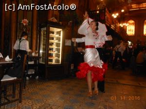 [P39] Caru' cu Bere - Moment coregrafic.  » foto by iulianic
 - 
<span class="allrVoted glyphicon glyphicon-heart hidden" id="av807252"></span>
<a class="m-l-10 hidden" id="sv807252" onclick="voting_Foto_DelVot(,807252,4083)" role="button">șterge vot <span class="glyphicon glyphicon-remove"></span></a>
<a id="v9807252" class=" c-red"  onclick="voting_Foto_SetVot(807252)" role="button"><span class="glyphicon glyphicon-heart-empty"></span> <b>LIKE</b> = Votează poza</a> <img class="hidden"  id="f807252W9" src="/imagini/loader.gif" border="0" /><span class="AjErrMes hidden" id="e807252ErM"></span>