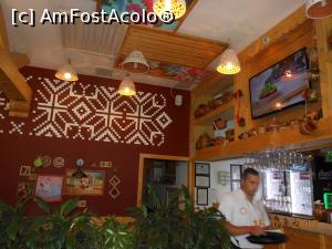 [P04] La Plăcinte - București, Bd. Magheru. Sala de servire din interior.  » foto by iulianic
 - 
<span class="allrVoted glyphicon glyphicon-heart hidden" id="av876438"></span>
<a class="m-l-10 hidden" id="sv876438" onclick="voting_Foto_DelVot(,876438,4083)" role="button">șterge vot <span class="glyphicon glyphicon-remove"></span></a>
<a id="v9876438" class=" c-red"  onclick="voting_Foto_SetVot(876438)" role="button"><span class="glyphicon glyphicon-heart-empty"></span> <b>LIKE</b> = Votează poza</a> <img class="hidden"  id="f876438W9" src="/imagini/loader.gif" border="0" /><span class="AjErrMes hidden" id="e876438ErM"></span>