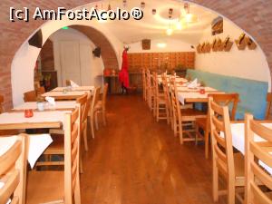 [P03] City Grill - Covaci, un local în centrul vechi al Bucureștiului. Salonul de la demisol.  » foto by iulianic
 - 
<span class="allrVoted glyphicon glyphicon-heart hidden" id="av1026949"></span>
<a class="m-l-10 hidden" id="sv1026949" onclick="voting_Foto_DelVot(,1026949,4083)" role="button">șterge vot <span class="glyphicon glyphicon-remove"></span></a>
<a id="v91026949" class=" c-red"  onclick="voting_Foto_SetVot(1026949)" role="button"><span class="glyphicon glyphicon-heart-empty"></span> <b>LIKE</b> = Votează poza</a> <img class="hidden"  id="f1026949W9" src="/imagini/loader.gif" border="0" /><span class="AjErrMes hidden" id="e1026949ErM"></span>