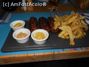 [P08] City Grill - Covaci, un local în centrul vechi al Bucureștiului. Meniul Carol cu mici de Medgidia.  » foto by iulianic
 - 
<span class="allrVoted glyphicon glyphicon-heart hidden" id="av1026968"></span>
<a class="m-l-10 hidden" id="sv1026968" onclick="voting_Foto_DelVot(,1026968,4083)" role="button">șterge vot <span class="glyphicon glyphicon-remove"></span></a>
<a id="v91026968" class=" c-red"  onclick="voting_Foto_SetVot(1026968)" role="button"><span class="glyphicon glyphicon-heart-empty"></span> <b>LIKE</b> = Votează poza</a> <img class="hidden"  id="f1026968W9" src="/imagini/loader.gif" border="0" /><span class="AjErrMes hidden" id="e1026968ErM"></span>