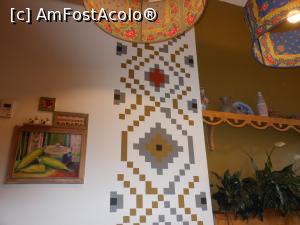[P21] București - Restaurant 'La Plăcinte'. Decor într-o sală de servire.  » foto by iulianic
 - 
<span class="allrVoted glyphicon glyphicon-heart hidden" id="av1035206"></span>
<a class="m-l-10 hidden" id="sv1035206" onclick="voting_Foto_DelVot(,1035206,4083)" role="button">șterge vot <span class="glyphicon glyphicon-remove"></span></a>
<a id="v91035206" class=" c-red"  onclick="voting_Foto_SetVot(1035206)" role="button"><span class="glyphicon glyphicon-heart-empty"></span> <b>LIKE</b> = Votează poza</a> <img class="hidden"  id="f1035206W9" src="/imagini/loader.gif" border="0" /><span class="AjErrMes hidden" id="e1035206ErM"></span>