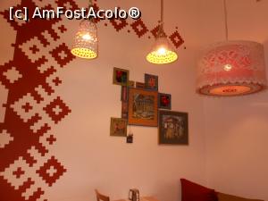 [P22] București - Restaurant 'La Plăcinte'. Decor într-o sală de servire.  » foto by iulianic
 - 
<span class="allrVoted glyphicon glyphicon-heart hidden" id="av1035208"></span>
<a class="m-l-10 hidden" id="sv1035208" onclick="voting_Foto_DelVot(,1035208,4083)" role="button">șterge vot <span class="glyphicon glyphicon-remove"></span></a>
<a id="v91035208" class=" c-red"  onclick="voting_Foto_SetVot(1035208)" role="button"><span class="glyphicon glyphicon-heart-empty"></span> <b>LIKE</b> = Votează poza</a> <img class="hidden"  id="f1035208W9" src="/imagini/loader.gif" border="0" /><span class="AjErrMes hidden" id="e1035208ErM"></span>