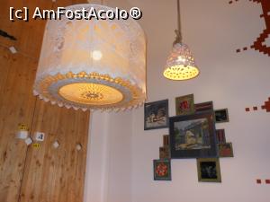 [P23] București - Restaurant 'La Plăcinte'. Decor într-o sală de servire.  » foto by iulianic
 - 
<span class="allrVoted glyphicon glyphicon-heart hidden" id="av1035210"></span>
<a class="m-l-10 hidden" id="sv1035210" onclick="voting_Foto_DelVot(,1035210,4083)" role="button">șterge vot <span class="glyphicon glyphicon-remove"></span></a>
<a id="v91035210" class=" c-red"  onclick="voting_Foto_SetVot(1035210)" role="button"><span class="glyphicon glyphicon-heart-empty"></span> <b>LIKE</b> = Votează poza</a> <img class="hidden"  id="f1035210W9" src="/imagini/loader.gif" border="0" /><span class="AjErrMes hidden" id="e1035210ErM"></span>