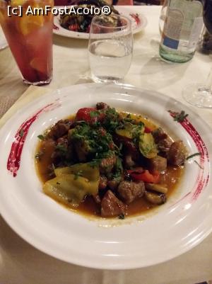 [P03] Maroon Bistro Café - tigaie de porc dulce-picantă / sosul bun, carnea cam... bătrână » foto by Dragoș_MD
 - 
<span class="allrVoted glyphicon glyphicon-heart hidden" id="av970621"></span>
<a class="m-l-10 hidden" id="sv970621" onclick="voting_Foto_DelVot(,970621,4083)" role="button">șterge vot <span class="glyphicon glyphicon-remove"></span></a>
<a id="v9970621" class=" c-red"  onclick="voting_Foto_SetVot(970621)" role="button"><span class="glyphicon glyphicon-heart-empty"></span> <b>LIKE</b> = Votează poza</a> <img class="hidden"  id="f970621W9" src="/imagini/loader.gif" border="0" /><span class="AjErrMes hidden" id="e970621ErM"></span>