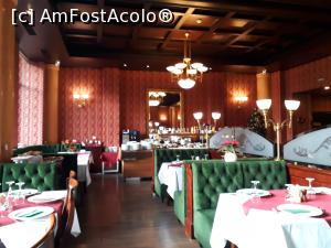[P10] Hotel Capitol Bucuresti. Restaurantul.  » foto by Floria
 - 
<span class="allrVoted glyphicon glyphicon-heart hidden" id="av1138164"></span>
<a class="m-l-10 hidden" id="sv1138164" onclick="voting_Foto_DelVot(,1138164,4083)" role="button">șterge vot <span class="glyphicon glyphicon-remove"></span></a>
<a id="v91138164" class=" c-red"  onclick="voting_Foto_SetVot(1138164)" role="button"><span class="glyphicon glyphicon-heart-empty"></span> <b>LIKE</b> = Votează poza</a> <img class="hidden"  id="f1138164W9" src="/imagini/loader.gif" border="0" /><span class="AjErrMes hidden" id="e1138164ErM"></span>