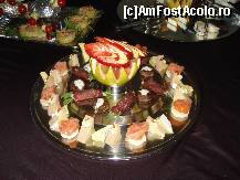 [P11] Restaurantul ' La Gondola' - pe o masa mare in mijloc, erau frumos prezentate » foto by Diaura*
 - 
<span class="allrVoted glyphicon glyphicon-heart hidden" id="av106342"></span>
<a class="m-l-10 hidden" id="sv106342" onclick="voting_Foto_DelVot(,106342,4083)" role="button">șterge vot <span class="glyphicon glyphicon-remove"></span></a>
<a id="v9106342" class=" c-red"  onclick="voting_Foto_SetVot(106342)" role="button"><span class="glyphicon glyphicon-heart-empty"></span> <b>LIKE</b> = Votează poza</a> <img class="hidden"  id="f106342W9" src="/imagini/loader.gif" border="0" /><span class="AjErrMes hidden" id="e106342ErM"></span>