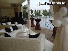 [P06] Restaurantul ' La Gondola', canaplele cu masute joase si chiar la marginea pontonului se poate bea ceva si se poate admira lacul » foto by Diaura*
 - 
<span class="allrVoted glyphicon glyphicon-heart hidden" id="av106337"></span>
<a class="m-l-10 hidden" id="sv106337" onclick="voting_Foto_DelVot(,106337,4083)" role="button">șterge vot <span class="glyphicon glyphicon-remove"></span></a>
<a id="v9106337" class=" c-red"  onclick="voting_Foto_SetVot(106337)" role="button"><span class="glyphicon glyphicon-heart-empty"></span> <b>LIKE</b> = Votează poza</a> <img class="hidden"  id="f106337W9" src="/imagini/loader.gif" border="0" /><span class="AjErrMes hidden" id="e106337ErM"></span>