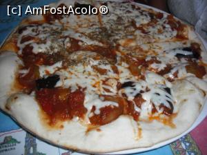 [P21] Pizza caponata » foto by Zoazore
 - 
<span class="allrVoted glyphicon glyphicon-heart hidden" id="av897172"></span>
<a class="m-l-10 hidden" id="sv897172" onclick="voting_Foto_DelVot(,897172,4083)" role="button">șterge vot <span class="glyphicon glyphicon-remove"></span></a>
<a id="v9897172" class=" c-red"  onclick="voting_Foto_SetVot(897172)" role="button"><span class="glyphicon glyphicon-heart-empty"></span> <b>LIKE</b> = Votează poza</a> <img class="hidden"  id="f897172W9" src="/imagini/loader.gif" border="0" /><span class="AjErrMes hidden" id="e897172ErM"></span>