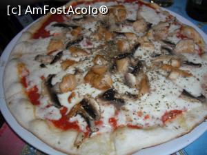 [P22] Pizza cu pui.  » foto by Zoazore
 - 
<span class="allrVoted glyphicon glyphicon-heart hidden" id="av897173"></span>
<a class="m-l-10 hidden" id="sv897173" onclick="voting_Foto_DelVot(,897173,4083)" role="button">șterge vot <span class="glyphicon glyphicon-remove"></span></a>
<a id="v9897173" class=" c-red"  onclick="voting_Foto_SetVot(897173)" role="button"><span class="glyphicon glyphicon-heart-empty"></span> <b>LIKE</b> = Votează poza</a> <img class="hidden"  id="f897173W9" src="/imagini/loader.gif" border="0" /><span class="AjErrMes hidden" id="e897173ErM"></span>