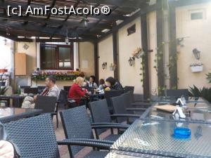 [P01] Terasa, aștepțând să fie asaltată.  » foto by Zoazore
 - 
<span class="allrVoted glyphicon glyphicon-heart hidden" id="av960065"></span>
<a class="m-l-10 hidden" id="sv960065" onclick="voting_Foto_DelVot(,960065,4083)" role="button">șterge vot <span class="glyphicon glyphicon-remove"></span></a>
<a id="v9960065" class=" c-red"  onclick="voting_Foto_SetVot(960065)" role="button"><span class="glyphicon glyphicon-heart-empty"></span> <b>LIKE</b> = Votează poza</a> <img class="hidden"  id="f960065W9" src="/imagini/loader.gif" border="0" /><span class="AjErrMes hidden" id="e960065ErM"></span>