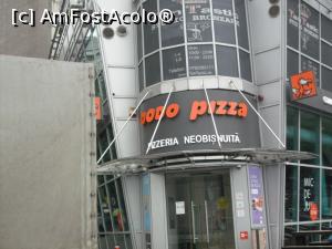 [P02] Aici e locatia. In spatele hotelului SIR. Intre hotel si pizzerie e aleea pe care treceam in fiecare dimineata de la metrou Lujerului la statia de mers la munca. » foto by Zoazore
 - 
<span class="allrVoted glyphicon glyphicon-heart hidden" id="av1129688"></span>
<a class="m-l-10 hidden" id="sv1129688" onclick="voting_Foto_DelVot(,1129688,4083)" role="button">șterge vot <span class="glyphicon glyphicon-remove"></span></a>
<a id="v91129688" class=" c-red"  onclick="voting_Foto_SetVot(1129688)" role="button"><span class="glyphicon glyphicon-heart-empty"></span> <b>LIKE</b> = Votează poza</a> <img class="hidden"  id="f1129688W9" src="/imagini/loader.gif" border="0" /><span class="AjErrMes hidden" id="e1129688ErM"></span>