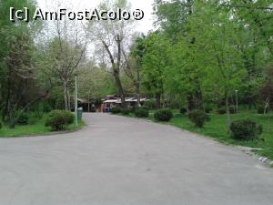 [P06] Vedere către restaurantul Dineș dinspre aleea principală a parcului Carol.  » foto by Aurici
 - 
<span class="allrVoted glyphicon glyphicon-heart hidden" id="av728262"></span>
<a class="m-l-10 hidden" id="sv728262" onclick="voting_Foto_DelVot(,728262,4083)" role="button">șterge vot <span class="glyphicon glyphicon-remove"></span></a>
<a id="v9728262" class=" c-red"  onclick="voting_Foto_SetVot(728262)" role="button"><span class="glyphicon glyphicon-heart-empty"></span> <b>LIKE</b> = Votează poza</a> <img class="hidden"  id="f728262W9" src="/imagini/loader.gif" border="0" /><span class="AjErrMes hidden" id="e728262ErM"></span>