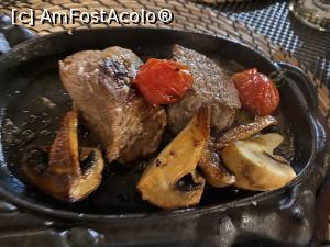 [P32] Trattoria dela Nanna - portia de vita la gratar cu ciuperci » foto by mishu
 - 
<span class="allrVoted glyphicon glyphicon-heart hidden" id="av1364061"></span>
<a class="m-l-10 hidden" id="sv1364061" onclick="voting_Foto_DelVot(,1364061,4083)" role="button">șterge vot <span class="glyphicon glyphicon-remove"></span></a>
<a id="v91364061" class=" c-red"  onclick="voting_Foto_SetVot(1364061)" role="button"><span class="glyphicon glyphicon-heart-empty"></span> <b>LIKE</b> = Votează poza</a> <img class="hidden"  id="f1364061W9" src="/imagini/loader.gif" border="0" /><span class="AjErrMes hidden" id="e1364061ErM"></span>