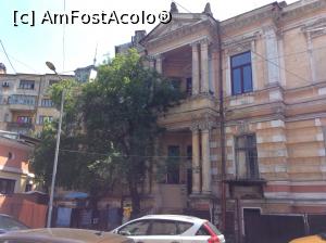 [P01] Restaurantul 'Casa' - e la 3-4 minute de Muzeul Theodor Pallady, si primul lucru pe care l-am remarcat pe Intrarea Spatarului a fost aceasta casa cu o arhitectura deosebita insa cu un aspect jalnic.  » foto by mishu
 - 
<span class="allrVoted glyphicon glyphicon-heart hidden" id="av746742"></span>
<a class="m-l-10 hidden" id="sv746742" onclick="voting_Foto_DelVot(,746742,4083)" role="button">șterge vot <span class="glyphicon glyphicon-remove"></span></a>
<a id="v9746742" class=" c-red"  onclick="voting_Foto_SetVot(746742)" role="button"><span class="glyphicon glyphicon-heart-empty"></span> <b>LIKE</b> = Votează poza</a> <img class="hidden"  id="f746742W9" src="/imagini/loader.gif" border="0" /><span class="AjErrMes hidden" id="e746742ErM"></span>