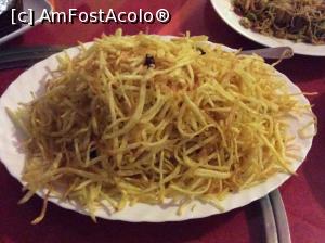 [P10] Restaurant Chong Qing - elemente decorative de data asta in farfurie, cam asta este portia de cartofi prajiti pe care insa din poza nu realizati cat de mare este.  » foto by mishu
 - 
<span class="allrVoted glyphicon glyphicon-heart hidden" id="av806939"></span>
<a class="m-l-10 hidden" id="sv806939" onclick="voting_Foto_DelVot(,806939,4083)" role="button">șterge vot <span class="glyphicon glyphicon-remove"></span></a>
<a id="v9806939" class=" c-red"  onclick="voting_Foto_SetVot(806939)" role="button"><span class="glyphicon glyphicon-heart-empty"></span> <b>LIKE</b> = Votează poza</a> <img class="hidden"  id="f806939W9" src="/imagini/loader.gif" border="0" /><span class="AjErrMes hidden" id="e806939ErM"></span>