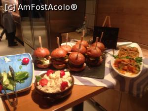 [P15] Trickshot - Zona alimentelor de post, insa nu-i asa ca hamburgerii arata bine?  » foto by mishu
 - 
<span class="allrVoted glyphicon glyphicon-heart hidden" id="av822153"></span>
<a class="m-l-10 hidden" id="sv822153" onclick="voting_Foto_DelVot(,822153,4083)" role="button">șterge vot <span class="glyphicon glyphicon-remove"></span></a>
<a id="v9822153" class=" c-red"  onclick="voting_Foto_SetVot(822153)" role="button"><span class="glyphicon glyphicon-heart-empty"></span> <b>LIKE</b> = Votează poza</a> <img class="hidden"  id="f822153W9" src="/imagini/loader.gif" border="0" /><span class="AjErrMes hidden" id="e822153ErM"></span>