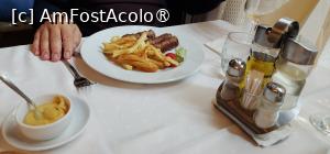 [P30] Mici cu cartofi prăjiți » foto by Carmen Ion
 - 
<span class="allrVoted glyphicon glyphicon-heart hidden" id="av1405940"></span>
<a class="m-l-10 hidden" id="sv1405940" onclick="voting_Foto_DelVot(,1405940,4083)" role="button">șterge vot <span class="glyphicon glyphicon-remove"></span></a>
<a id="v91405940" class=" c-red"  onclick="voting_Foto_SetVot(1405940)" role="button"><span class="glyphicon glyphicon-heart-empty"></span> <b>LIKE</b> = Votează poza</a> <img class="hidden"  id="f1405940W9" src="/imagini/loader.gif" border="0" /><span class="AjErrMes hidden" id="e1405940ErM"></span>