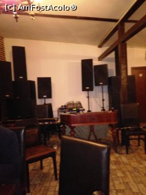 [P34] Restaurantul La Protap - instrumentele muzicale.  » foto by Carmen Ion
 - 
<span class="allrVoted glyphicon glyphicon-heart hidden" id="av843937"></span>
<a class="m-l-10 hidden" id="sv843937" onclick="voting_Foto_DelVot(,843937,4083)" role="button">șterge vot <span class="glyphicon glyphicon-remove"></span></a>
<a id="v9843937" class=" c-red"  onclick="voting_Foto_SetVot(843937)" role="button"><span class="glyphicon glyphicon-heart-empty"></span> <b>LIKE</b> = Votează poza</a> <img class="hidden"  id="f843937W9" src="/imagini/loader.gif" border="0" /><span class="AjErrMes hidden" id="e843937ErM"></span>