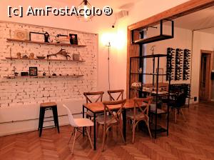 [P07] 7. Prima sală a restaurantului. În dreapta este barul. » foto by doinafil
 - 
<span class="allrVoted glyphicon glyphicon-heart hidden" id="av1347772"></span>
<a class="m-l-10 hidden" id="sv1347772" onclick="voting_Foto_DelVot(,1347772,4083)" role="button">șterge vot <span class="glyphicon glyphicon-remove"></span></a>
<a id="v91347772" class=" c-red"  onclick="voting_Foto_SetVot(1347772)" role="button"><span class="glyphicon glyphicon-heart-empty"></span> <b>LIKE</b> = Votează poza</a> <img class="hidden"  id="f1347772W9" src="/imagini/loader.gif" border="0" /><span class="AjErrMes hidden" id="e1347772ErM"></span>