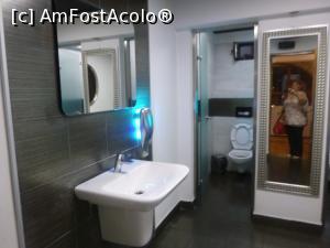 [P44] 41. Spațiul toaletei, foarte curat, dotat cu tot ce trebuie.  » foto by doinafil
 - 
<span class="allrVoted glyphicon glyphicon-heart hidden" id="av975682"></span>
<a class="m-l-10 hidden" id="sv975682" onclick="voting_Foto_DelVot(,975682,4083)" role="button">șterge vot <span class="glyphicon glyphicon-remove"></span></a>
<a id="v9975682" class=" c-red"  onclick="voting_Foto_SetVot(975682)" role="button"><span class="glyphicon glyphicon-heart-empty"></span> <b>LIKE</b> = Votează poza</a> <img class="hidden"  id="f975682W9" src="/imagini/loader.gif" border="0" /><span class="AjErrMes hidden" id="e975682ErM"></span>
