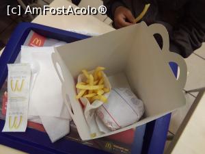 [P13] McDonald's - Gara de Nord - Bucuresti,  » foto by danaeldreny*
 - 
<span class="allrVoted glyphicon glyphicon-heart hidden" id="av850676"></span>
<a class="m-l-10 hidden" id="sv850676" onclick="voting_Foto_DelVot(,850676,4083)" role="button">șterge vot <span class="glyphicon glyphicon-remove"></span></a>
<a id="v9850676" class=" c-red"  onclick="voting_Foto_SetVot(850676)" role="button"><span class="glyphicon glyphicon-heart-empty"></span> <b>LIKE</b> = Votează poza</a> <img class="hidden"  id="f850676W9" src="/imagini/loader.gif" border="0" /><span class="AjErrMes hidden" id="e850676ErM"></span>