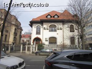 [P06] Clădire de pe bul. Dacia » foto by Michi
 - 
<span class="allrVoted glyphicon glyphicon-heart hidden" id="av1351658"></span>
<a class="m-l-10 hidden" id="sv1351658" onclick="voting_Foto_DelVot(,1351658,4083)" role="button">șterge vot <span class="glyphicon glyphicon-remove"></span></a>
<a id="v91351658" class=" c-red"  onclick="voting_Foto_SetVot(1351658)" role="button"><span class="glyphicon glyphicon-heart-empty"></span> <b>LIKE</b> = Votează poza</a> <img class="hidden"  id="f1351658W9" src="/imagini/loader.gif" border="0" /><span class="AjErrMes hidden" id="e1351658ErM"></span>