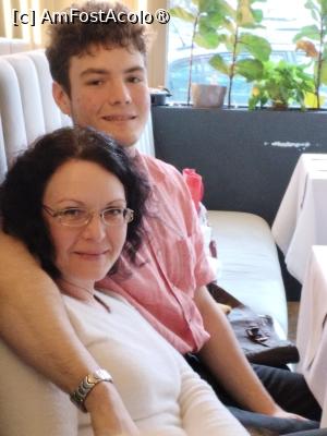 [P22] Mama tânără cu fiu mare » foto by Michi
 - 
<span class="allrVoted glyphicon glyphicon-heart hidden" id="av1509756"></span>
<a class="m-l-10 hidden" id="sv1509756" onclick="voting_Foto_DelVot(,1509756,4083)" role="button">șterge vot <span class="glyphicon glyphicon-remove"></span></a>
<a id="v91509756" class=" c-red"  onclick="voting_Foto_SetVot(1509756)" role="button"><span class="glyphicon glyphicon-heart-empty"></span> <b>LIKE</b> = Votează poza</a> <img class="hidden"  id="f1509756W9" src="/imagini/loader.gif" border="0" /><span class="AjErrMes hidden" id="e1509756ErM"></span>