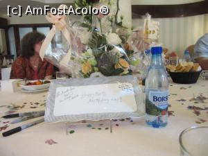 [P07] Un imens buchet de flori şi o tăviţă pe care fiecare a scris ˝La mulţi ani!  » foto by Michi
 - 
<span class="allrVoted glyphicon glyphicon-heart hidden" id="av896702"></span>
<a class="m-l-10 hidden" id="sv896702" onclick="voting_Foto_DelVot(,896702,4083)" role="button">șterge vot <span class="glyphicon glyphicon-remove"></span></a>
<a id="v9896702" class=" c-red"  onclick="voting_Foto_SetVot(896702)" role="button"><span class="glyphicon glyphicon-heart-empty"></span> <b>LIKE</b> = Votează poza</a> <img class="hidden"  id="f896702W9" src="/imagini/loader.gif" border="0" /><span class="AjErrMes hidden" id="e896702ErM"></span>