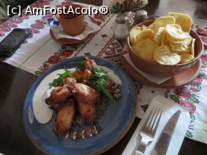 [P12] Aici și cartofii rondele (delicioși) - Horezu Pub.  » foto by tata123 🔱
 - 
<span class="allrVoted glyphicon glyphicon-heart hidden" id="av834784"></span>
<a class="m-l-10 hidden" id="sv834784" onclick="voting_Foto_DelVot(,834784,4083)" role="button">șterge vot <span class="glyphicon glyphicon-remove"></span></a>
<a id="v9834784" class=" c-red"  onclick="voting_Foto_SetVot(834784)" role="button"><span class="glyphicon glyphicon-heart-empty"></span> <b>LIKE</b> = Votează poza</a> <img class="hidden"  id="f834784W9" src="/imagini/loader.gif" border="0" /><span class="AjErrMes hidden" id="e834784ErM"></span>